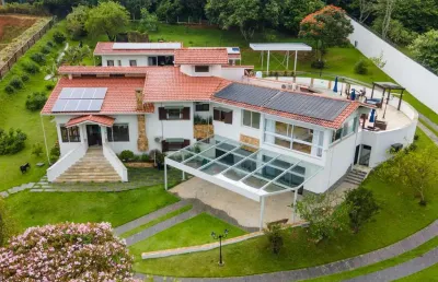 Casa no condomínio condominio jardim das palmeiras para venda com 5 quartos, sendo 5 suítes, 680m²