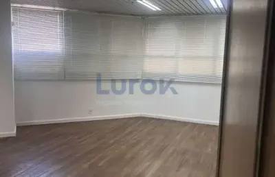 Sala comercial com 4 salas para alugar na Rua Barão de Jaguara, 707, Centro, Campinas