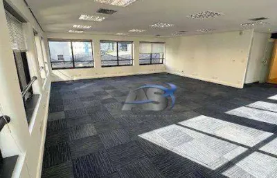 Conjunto no itaim bibi em vão livre 90m² 2 wc´s e  2 vagas