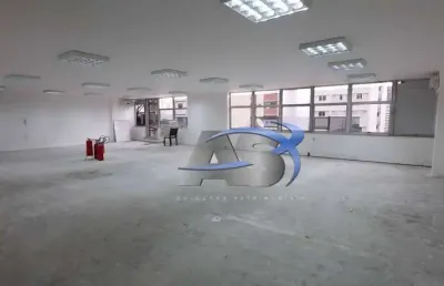 Conjunto comercial em pinheiros com 143m² semi mobiliado.