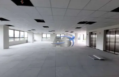 Andar corporativo em pinheiros, na rua hungria, com 350m em vão livre , linda vista do jockey clube.²