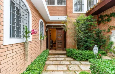 Elegante casa tipo para venda e locação em jardim leonor com 4 quartos, sendo 2 suítes, 641m²