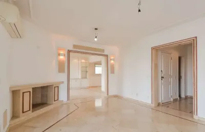 Confortável apartamento tipo para venda em paraíso com 4 quartos, sendo 4 suítes, 208m²