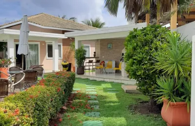 Casa em condomínio fechado com 3 quartos à venda no Guarajuba, Camaçari 