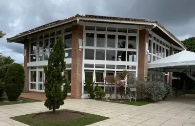 Vendo linda casa no condomínio quatro rodas - itapuã