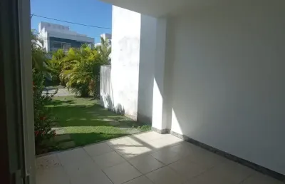 Alugo excelente casa de 4/4, com quarto térreo em condominio- buraquinho o