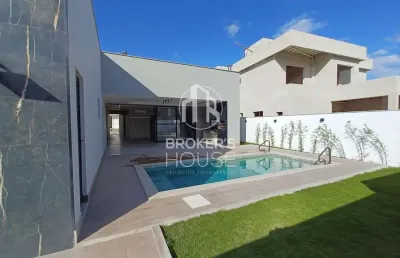 Casa linear à venda  3 quartos sendo 1 suíte, 4 vagas de garagem , jacuhy, serra, es