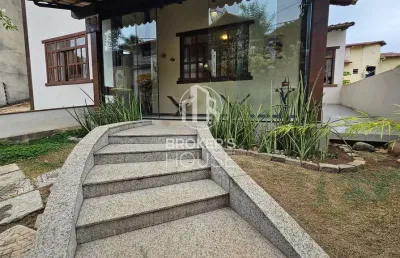 Casa à venda, 5 quartos sendo 2 suítes com closet, lazer com piscina e espaço gourmet - 408 m² - pr
