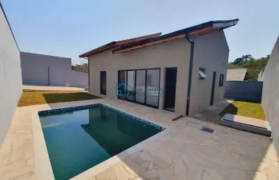 Casa em condomínio com piscina, cidade de atibaia, aceita financiamento bancário