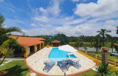 Chácara em condomínio com vista e acesso a represa, espetáculo de imóvel
