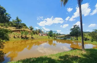 Sítio formado com lago, 30.000 metros de terreno com ótima topografia