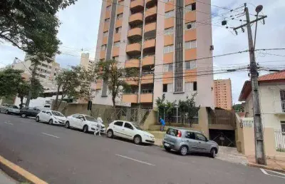 Apartamento espaçoso com 3 quartos (1 suíte), sacada e aquecimento a gás – região central