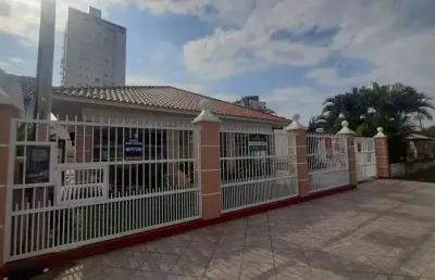 Vendo casa com piscina 3 dormitórios centro tramandaí