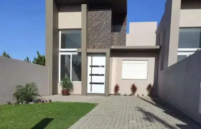 Casa nova à venda no centro de imbé – conforto e sofisticação!!