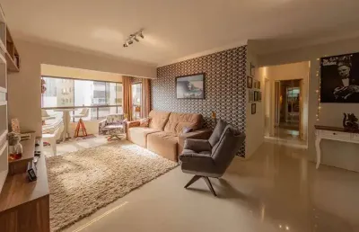 Apartamento com suíte e ótima orientação solar no centro de tramandaí