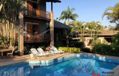 Casa com 4 suítes - piscina e 4 vagas -  carapicuíba
