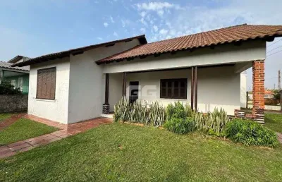 Cidreira-casa em ótima localização a poucos metros da beira mar!!