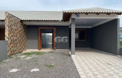 Cidreira/rs - casa com excelente acabamento a 50 metros da beira mar!
