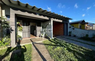 Cidreira-casa ampla, no centro da cidade ao lado da concha acústica!