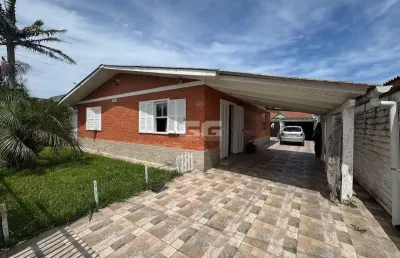 Cidreira/rs -casa no centro da cidade, terreno maior que o padrão.