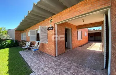 Locação anual casa com 4 dormitórios no centro de cidreira/rs