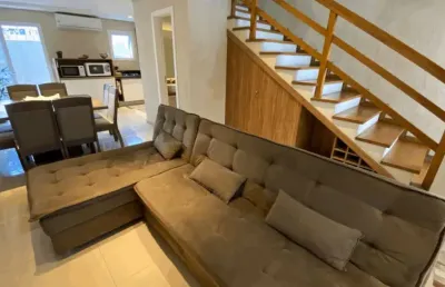 Casa em condomínio fechado com 2 quartos à venda na rua paul harris, 1155, centro, canela por r$ 840.000