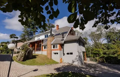 Casa com 5 quartos à venda na das bromélias, 331, quinta da serra, canela por r$ 5.100.000