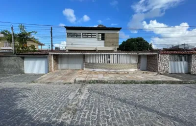 Casa sobrado 1° andar com 5 qts 2 suítes 5 banheiros no cordeiro:
