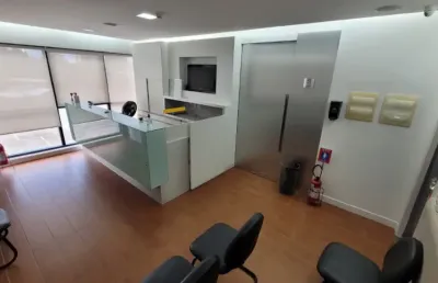 Vendo sala comercial com 64 m² porteira fechada no the plaza ilha do leite