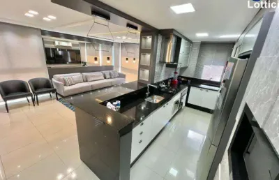 Lindo apartamento, amplo, com 3 suítes e 3 vagas fechadas.