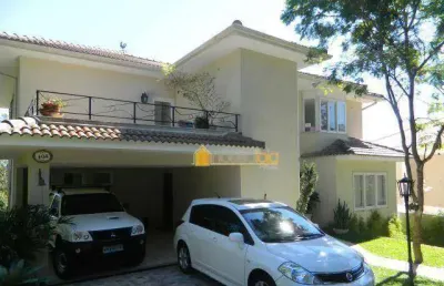 Linda residência no condomínio chácara ubá. terreno com 700 m², varandas, 2 salas, 3 quartos, 3 suítes, copa cozinha, área e 4 vagas.