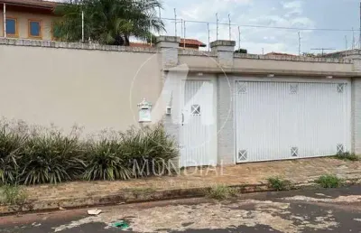 Casa (térrea na rua) 3 dormitórios/suite, cozinha planejada, elevador