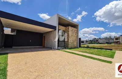 Casa (térrea em condominio) 3 dormitórios/suite, cozinha planejada, portaria 24hs, em condomínio fechado