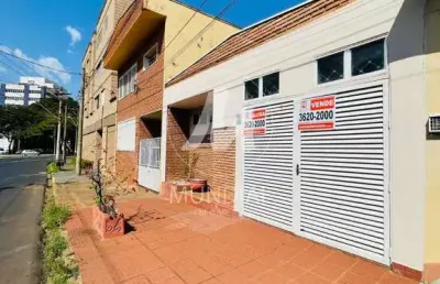 Casa (térrea na rua) 2 dormitórios, cozinha planejada