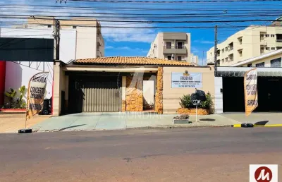 Casa (térrea na rua) 3 dormitórios/suite, cozinha planejada