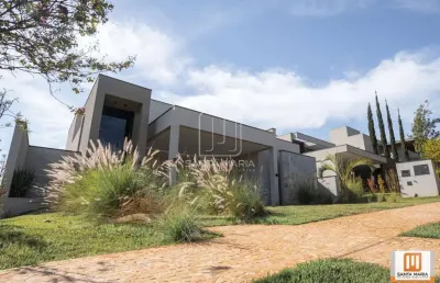 Casa (térrea em condominio) 3 dormitórios/suite, cozinha planejada, portaria 24hs, lazer, espaço gourmet, salão de festa, salão de jogos, em condomínio fechado