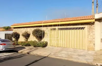 Casa (térrea na rua) 3 dormitórios/suite, cozinha planejada