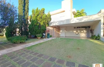 Casa (sobrado em condominio) 3 dormitórios/suite, cozinha planejada, portaria 24 horas, em condomínio fechado