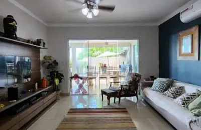 Casa (sobrado em condominio) 4 dormitórios/suite, cozinha planejada, em condomínio fechado