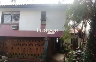 Casa para venda - 320m², 3 dormitórios, sendo 1 suites, 4 vagas - cristal
