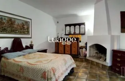 Casa residencial para locação no bairro tristeza - 242m² área privativa - 04 quartos sendo 01 suite - 03 vagas - gradeado