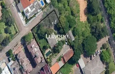 Terreno à venda na Rua Pinaré, 327, Vila Assunção, Porto Alegre