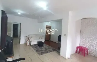 Casa para venda - 226.9m², 5 dormitórios, sendo 2 suites, 5 vagas - teresópolis