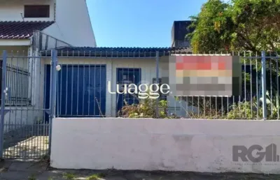 Casa 03 dormitórios, 01 suíte, 02 vagas de garagem,