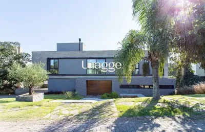 Casa em condomínio fechado com 4 quartos à venda na Rua Bertha Loforte Gonçalves, 133, Teresópolis, Porto Alegre
