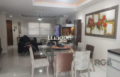 Linda casa de três pavimentos, finamente decorada, pronta para morar!
