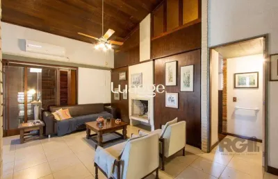 Casa com 3 quartos à venda na Rua Cariri, 285, Vila Assunção, Porto Alegre