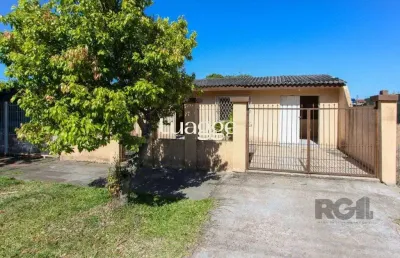 Casa de 2 dormitórios 1 vaga e um amplo pátio na hípica porto alegre