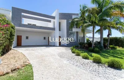 Casa no condomínio terra ville , com aproximadamente 450m quadrados.