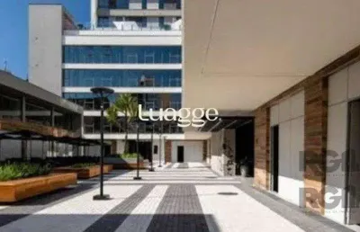 Apartamento belíssimo de 02 dormitórios com garagem coberta.